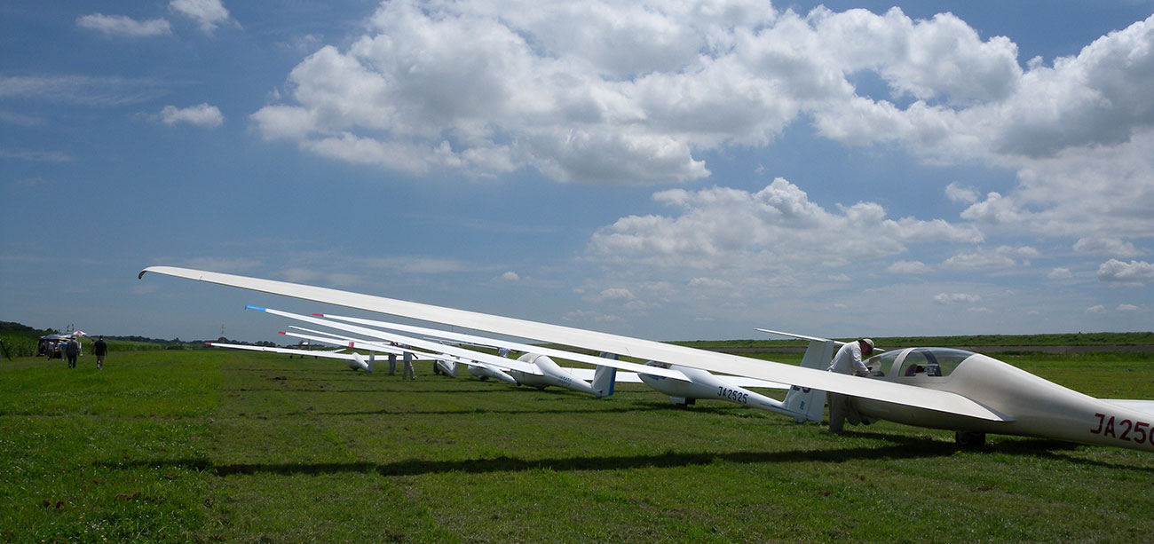 機体の搬送、ライン・アップ
